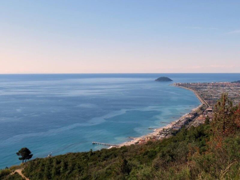 A spasso tra monti e mare - Tiziana Girante